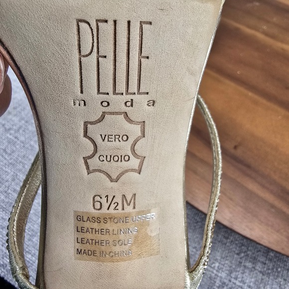Pelle Moda Womens Gold Rhinestone Stiletto Thong Sandals Glass Stone Heels 6.5M - Picture 5 of 14